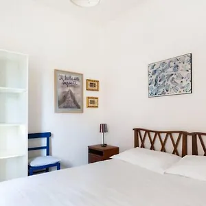  Apartment La Casa Dei Poeti Italy