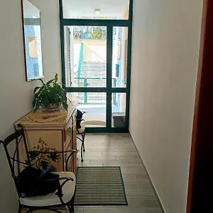  Apartment Chez Diego With Ac And Garden Italy
